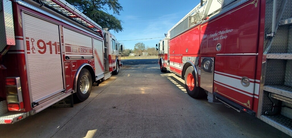 fire trucks 